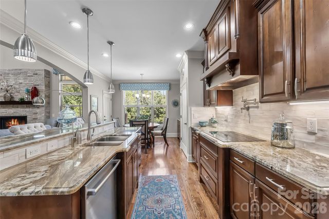 5895 Bakers Point, Hickory, NC 28602