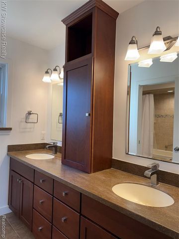 3506 Moberly Drive, Commerce Twp, MI 48382