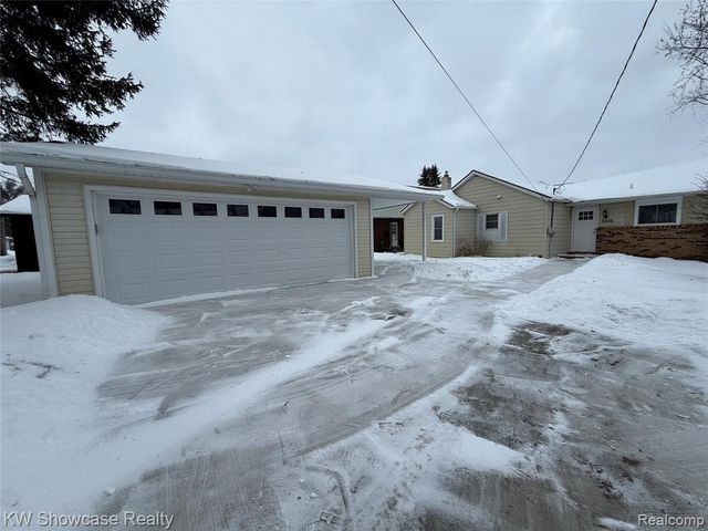 3506 Moberly Drive, Commerce Twp, MI 48382