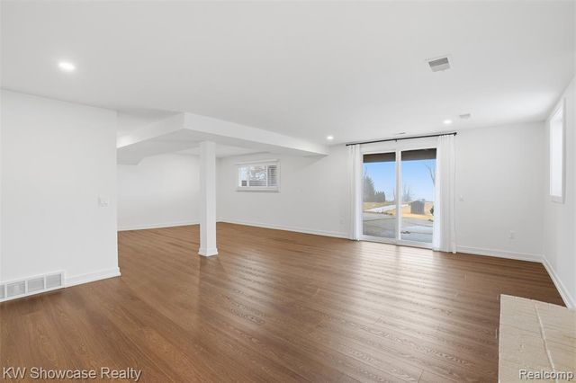 3506 Moberly Drive, Commerce Twp, MI 48382