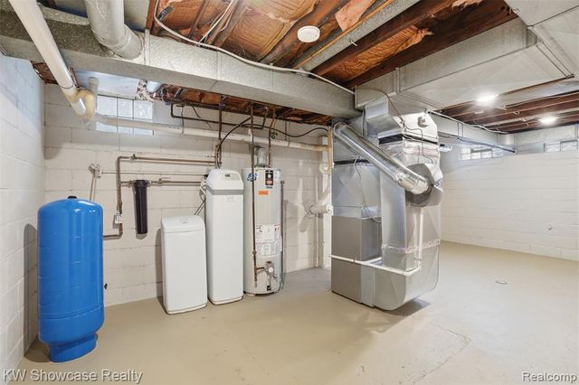 3506 Moberly Drive, Commerce Twp, MI 48382