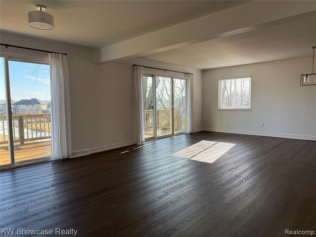 3506 Moberly Drive, Commerce Twp, MI 48382