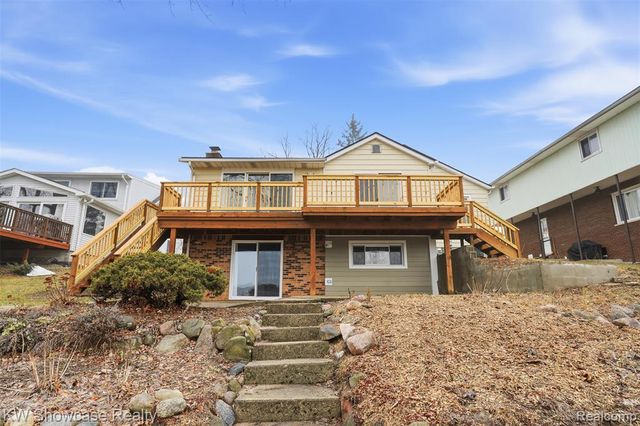 3506 Moberly Drive, Commerce Twp, MI 48382