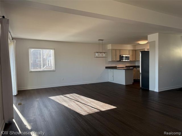 3506 Moberly Drive, Commerce Twp, MI 48382