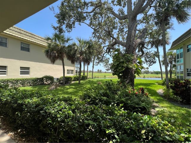 40 Vista Gardens Trail 104, Vero Beach, FL 32962