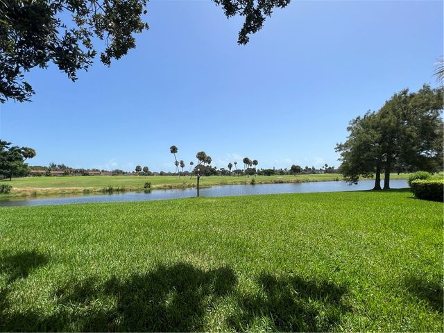 40 Vista Gardens Trail 104, Vero Beach, FL 32962