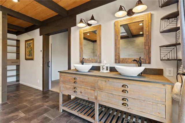 750 Stewart Canyon, Fallbrook, CA 92028