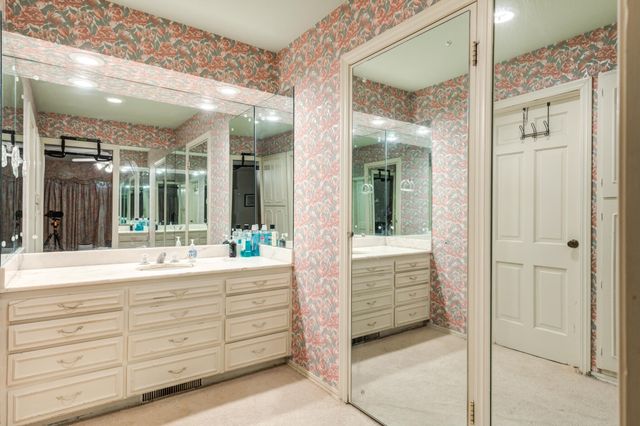 1701 N 7th Street, Tahoka, TX 79373