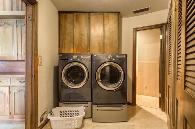 1701 N 7th Street, Tahoka, TX 79373