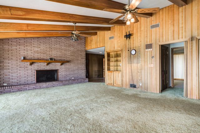 1701 N 7th Street, Tahoka, TX 79373