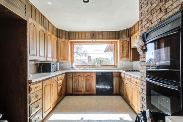 1701 N 7th Street, Tahoka, TX 79373