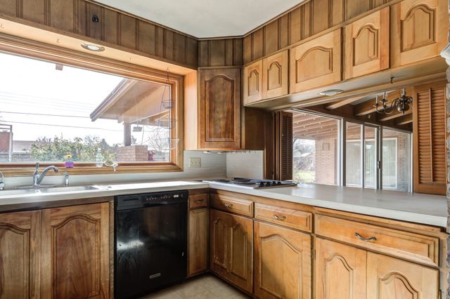 1701 N 7th Street, Tahoka, TX 79373