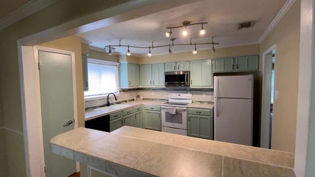 7515 Shoshone Drive, Baytown, TX 77521