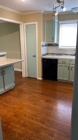 7515 Shoshone Drive, Baytown, TX 77521