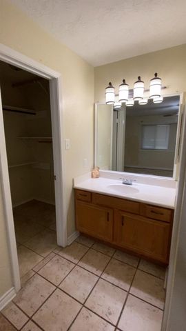 7515 Shoshone Drive, Baytown, TX 77521