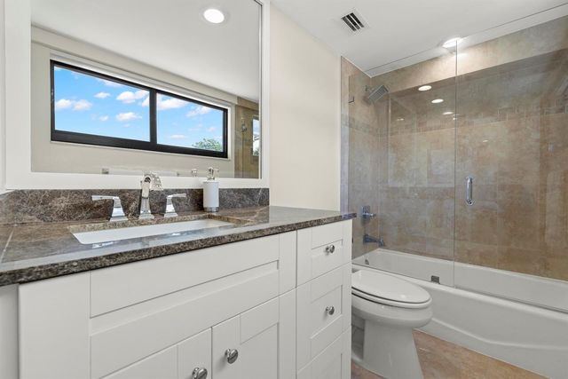 665 SE 21st Avenue 104, Deerfield Beach, FL 33441
