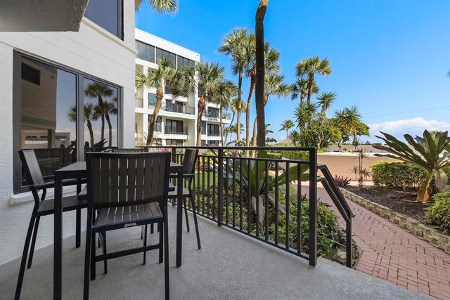665 SE 21st Avenue 104, Deerfield Beach, FL 33441
