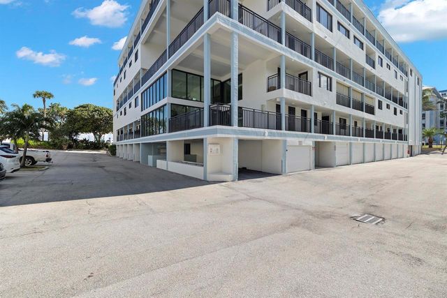 665 SE 21st Avenue 104, Deerfield Beach, FL 33441