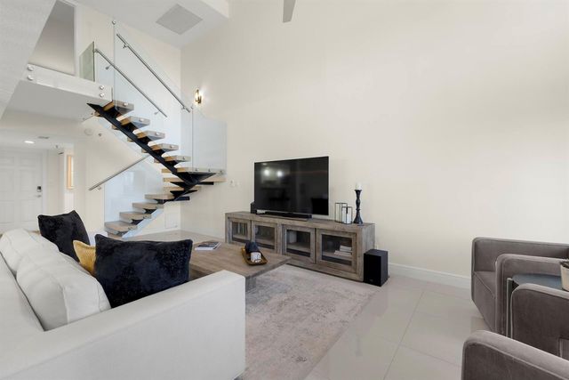 665 SE 21st Avenue 104, Deerfield Beach, FL 33441