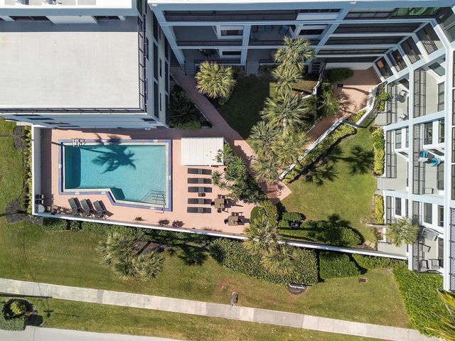 665 SE 21st Avenue 104, Deerfield Beach, FL 33441