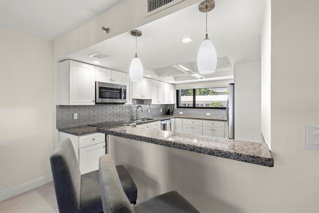 665 SE 21st Avenue 104, Deerfield Beach, FL 33441