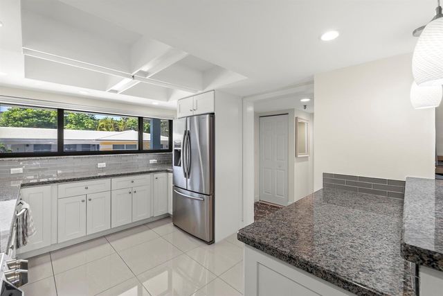 665 SE 21st Avenue 104, Deerfield Beach, FL 33441