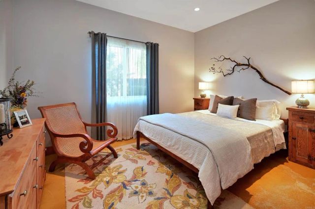 3811 Hiawatha Way, San Diego, CA 92117