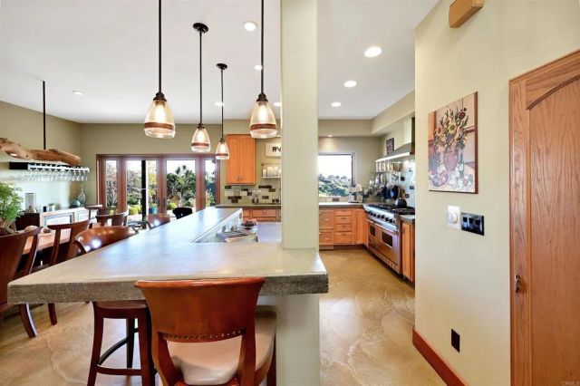 3811 Hiawatha Way, San Diego, CA 92117