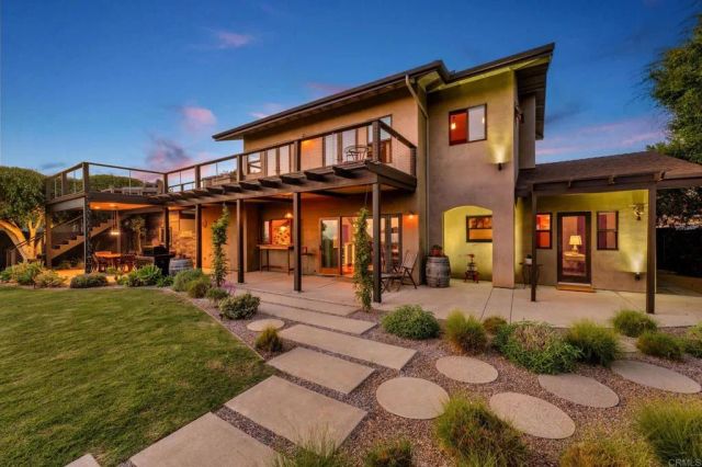 3811 Hiawatha Way, San Diego, CA 92117
