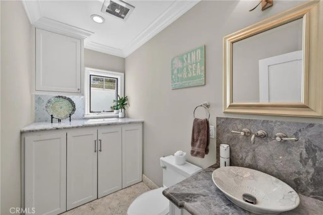 405 Blumont Street, Laguna Beach, CA 92651