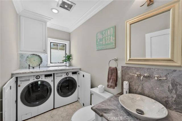 405 Blumont Street, Laguna Beach, CA 92651