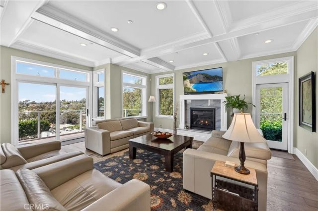 405 Blumont Street, Laguna Beach, CA 92651