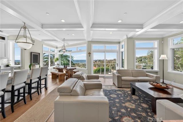 405 Blumont Street, Laguna Beach, CA 92651