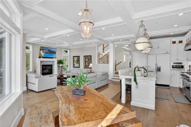 405 Blumont Street, Laguna Beach, CA 92651