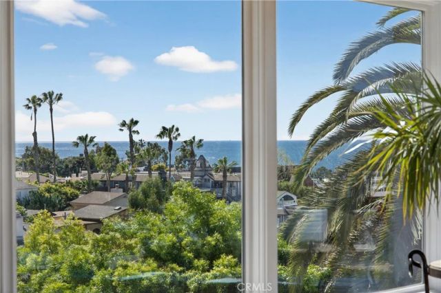 405 Blumont Street, Laguna Beach, CA 92651