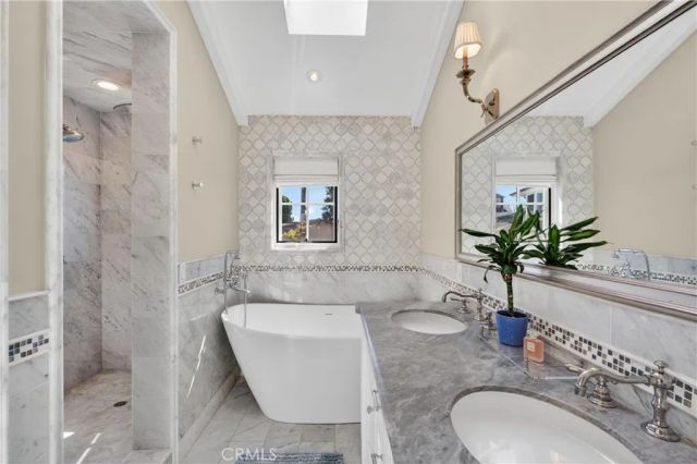 405 Blumont Street, Laguna Beach, CA 92651