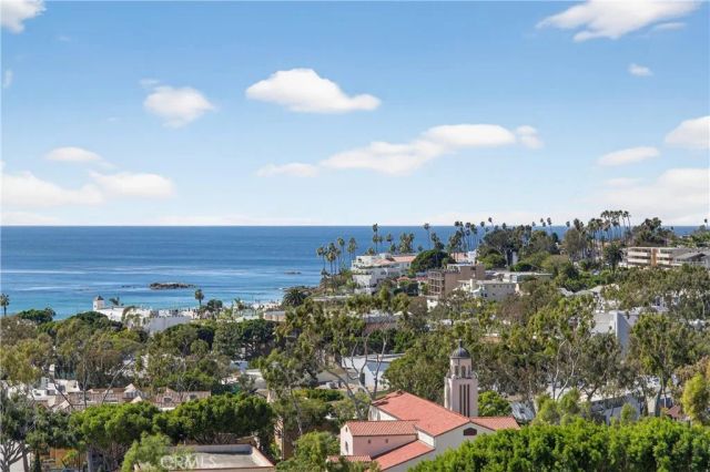 405 Blumont Street, Laguna Beach, CA 92651