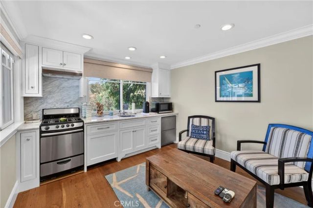 405 Blumont Street, Laguna Beach, CA 92651