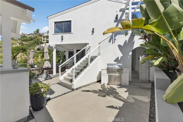 405 Blumont Street, Laguna Beach, CA 92651