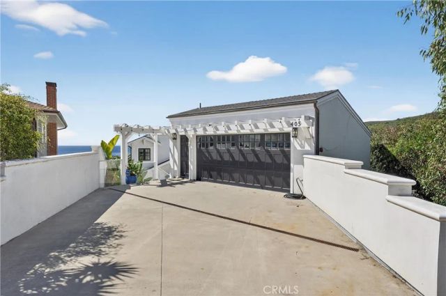 405 Blumont Street, Laguna Beach, CA 92651