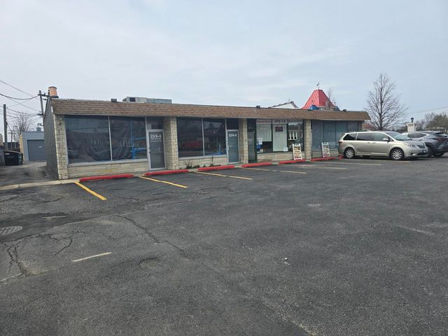 214 Greenwood Road 2, Glenview, IL 60025
