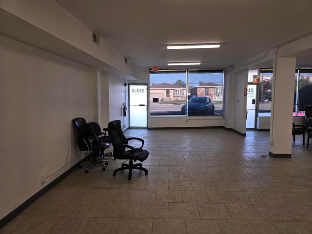 214 Greenwood Road 2, Glenview, IL 60025