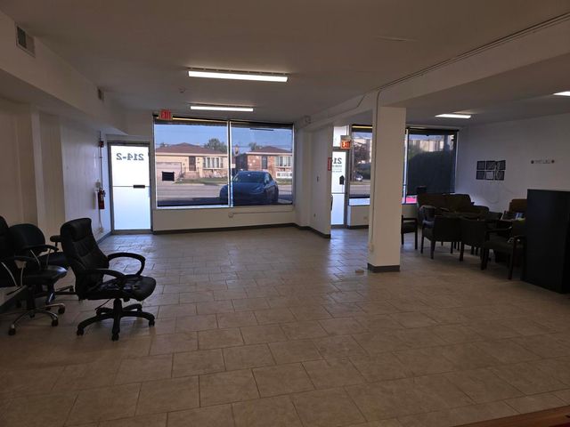214 Greenwood Road 2, Glenview, IL 60025