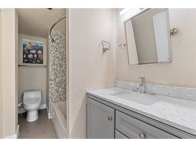 1829 Nw LOVEJOY St 106, Portland, OR 97209