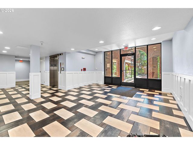 1829 Nw LOVEJOY St 106, Portland, OR 97209