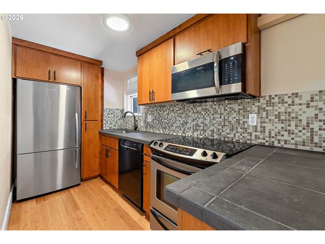 1829 Nw LOVEJOY St 106, Portland, OR 97209