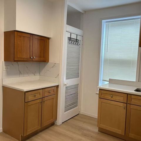 3429 S Wallace Street 2, Chicago, IL 60616