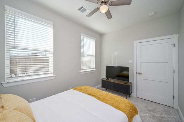 4748 Mallow Street E, Houston, TX 77033
