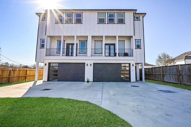 4748 Mallow Street E, Houston, TX 77033