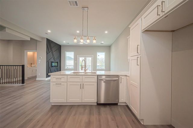 4748 Mallow Street E, Houston, TX 77033
